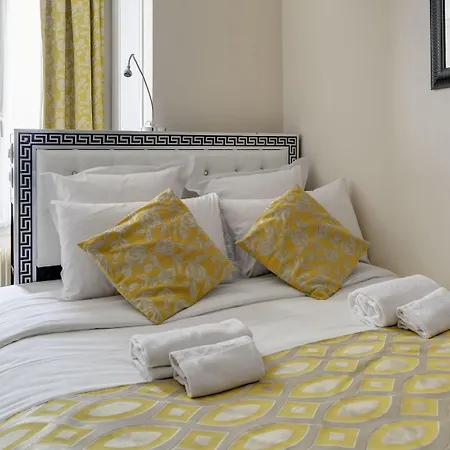 Korner Montmartre Отель