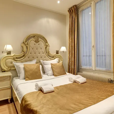 Korner Montmartre Отель Париж