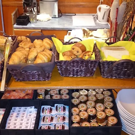 Korner Montmartre Hotel 3*