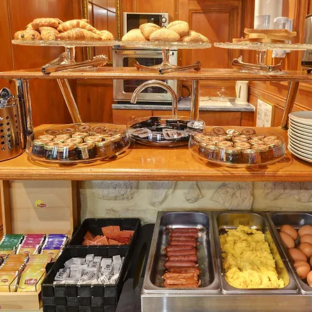 Отель Korner Montmartre