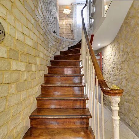 Korner Montmartre Hotel