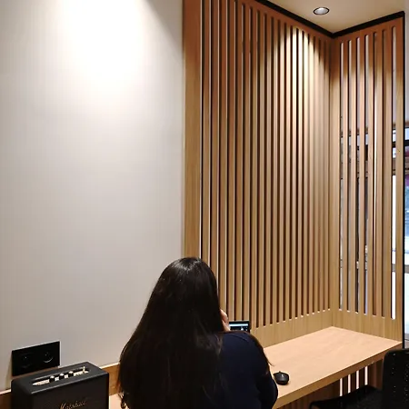 Korner Montmartre Отель Париж