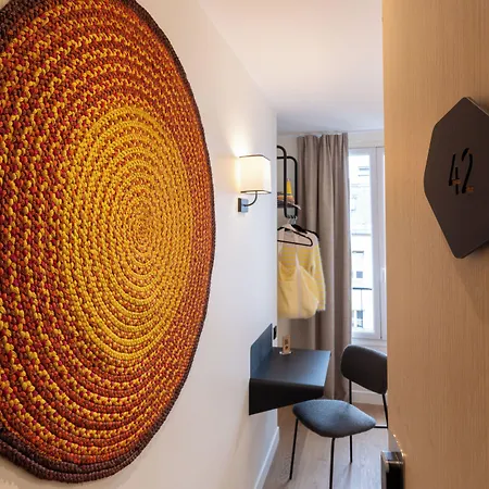 Korner Montmartre Hotel 3*