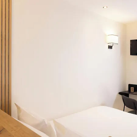 Korner Montmartre Hotel