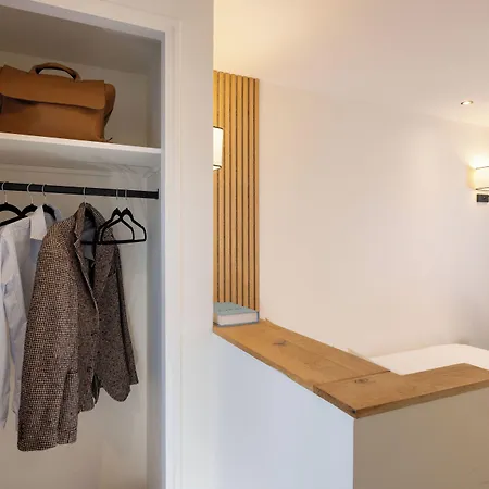 Отель Korner Montmartre