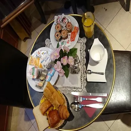 Hotel Korner Montmartre 3*