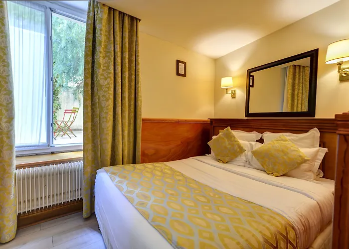 Korner Montmartre Szálloda 3*