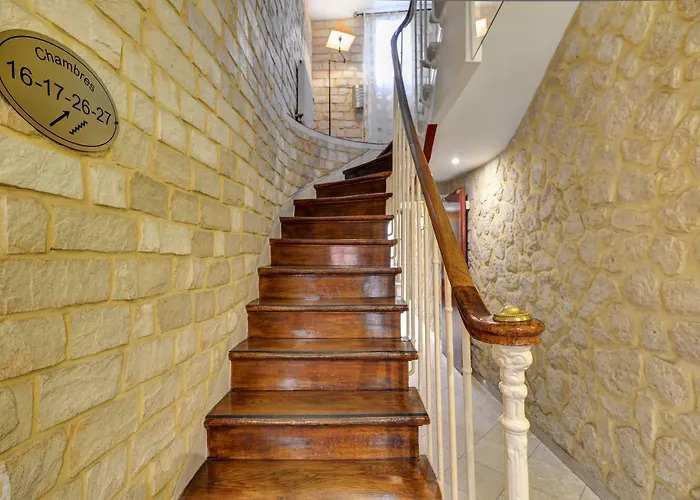 Korner Montmartre Szálloda