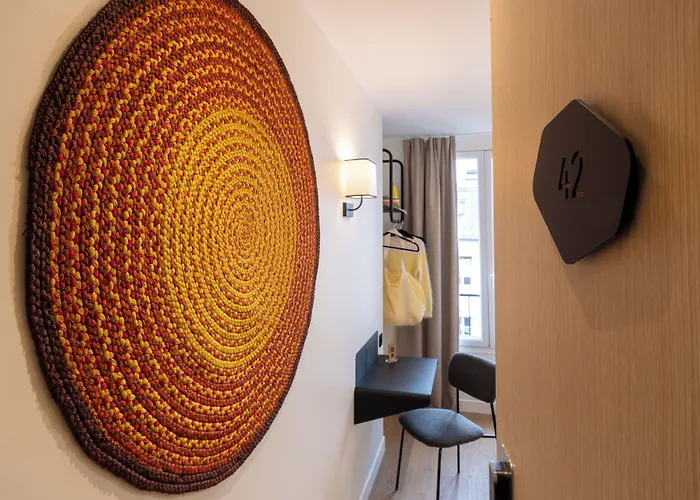 Korner Montmartre Szálloda 3*