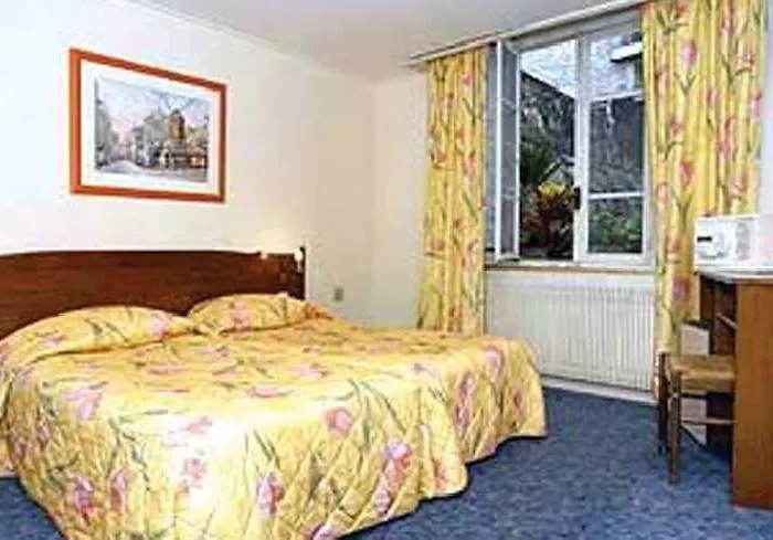 Korner Montmartre Szálloda 3*